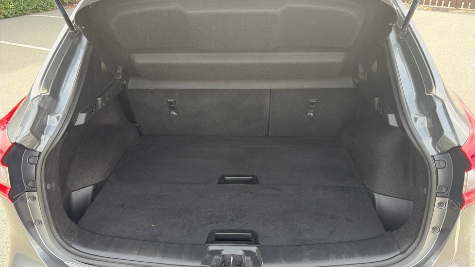 Nissan Qashqai 1.3 DiG-T 160 N-Connecta 5dr DCT Petrol Hatchback - Image 4