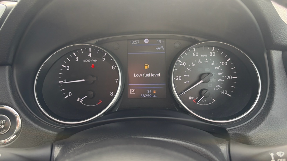 Nissan Qashqai 1.3 DiG-T 160 N-Connecta 5dr DCT Petrol Hatchback - Image 18