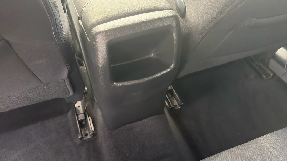 Nissan Qashqai 1.3 DiG-T 160 N-Connecta 5dr DCT Petrol Hatchback - Image 33