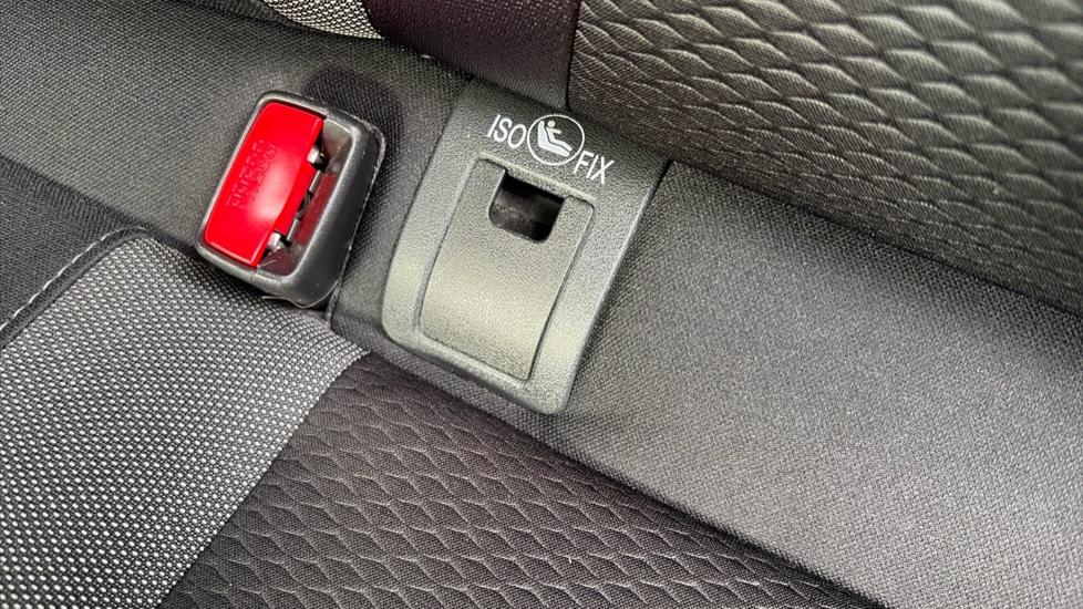 Nissan Qashqai 1.3 DiG-T 160 N-Connecta 5dr DCT Petrol Hatchback - Image 36