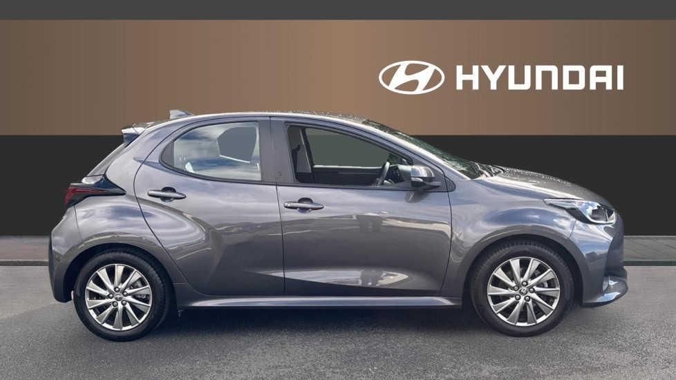 Toyota Yaris 1.5 Hybrid Icon 5dr CVT Hybrid Hatchback - Image 5