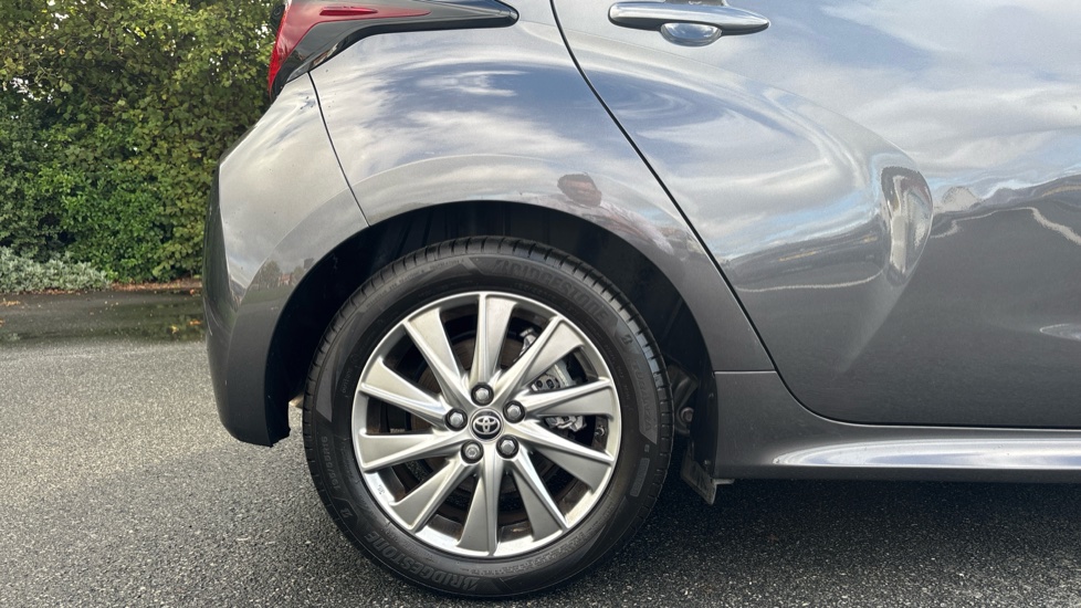 Toyota Yaris 1.5 Hybrid Icon 5dr CVT Hybrid Hatchback - Image 7