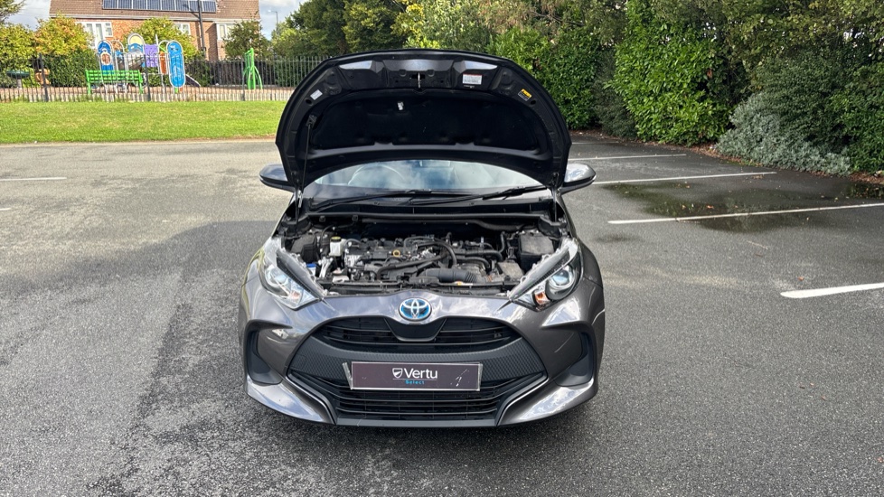 Toyota Yaris 1.5 Hybrid Icon 5dr CVT Hybrid Hatchback - Image 8