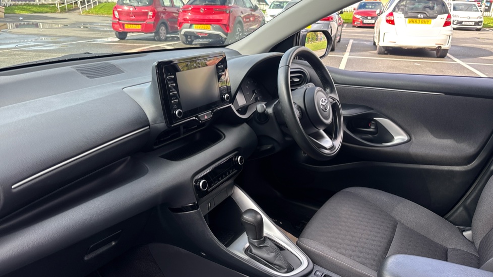 Toyota Yaris 1.5 Hybrid Icon 5dr CVT Hybrid Hatchback - Image 9