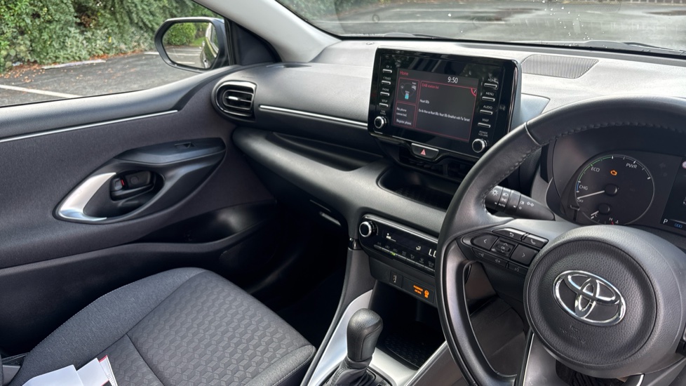 Toyota Yaris 1.5 Hybrid Icon 5dr CVT Hybrid Hatchback - Image 14