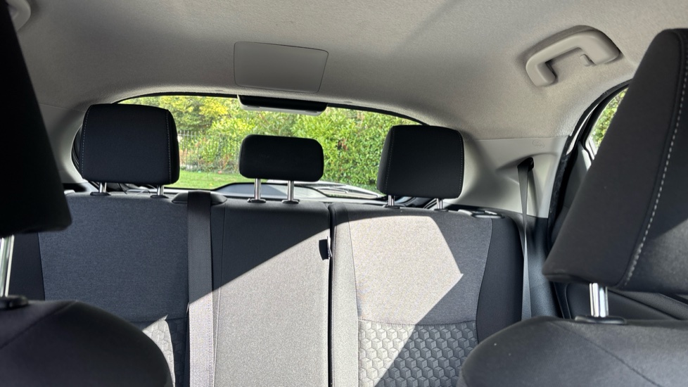 Toyota Yaris 1.5 Hybrid Icon 5dr CVT Hybrid Hatchback - Image 15