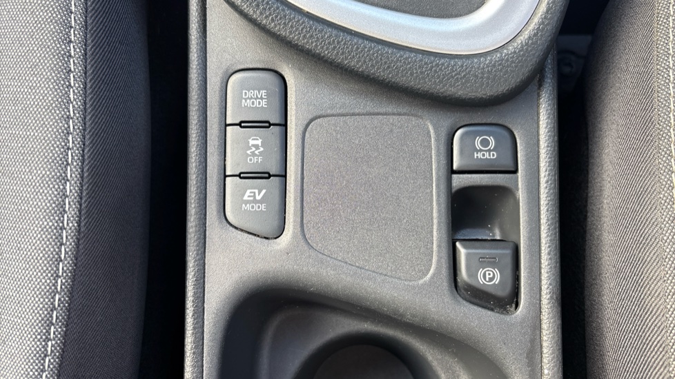 Toyota Yaris 1.5 Hybrid Icon 5dr CVT Hybrid Hatchback - Image 24