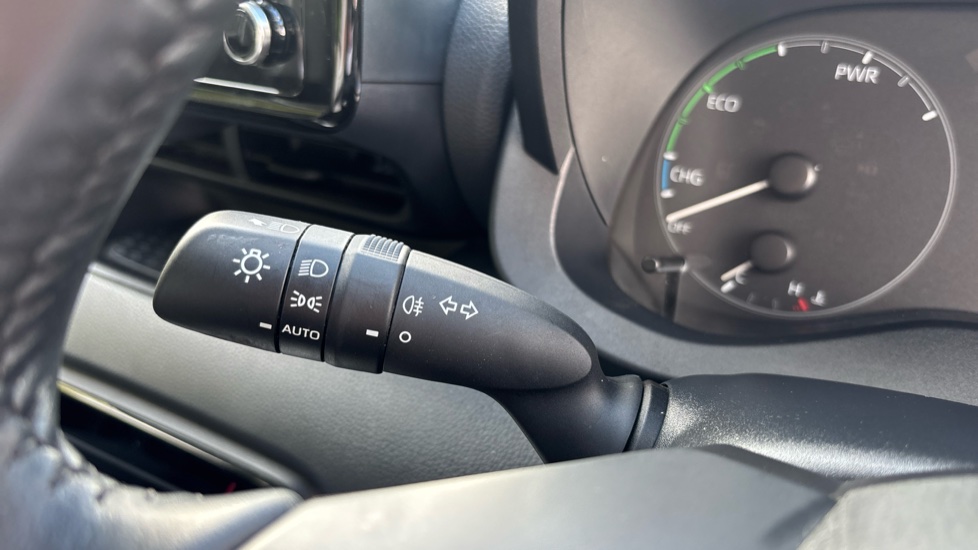Toyota Yaris 1.5 Hybrid Icon 5dr CVT Hybrid Hatchback - Image 26