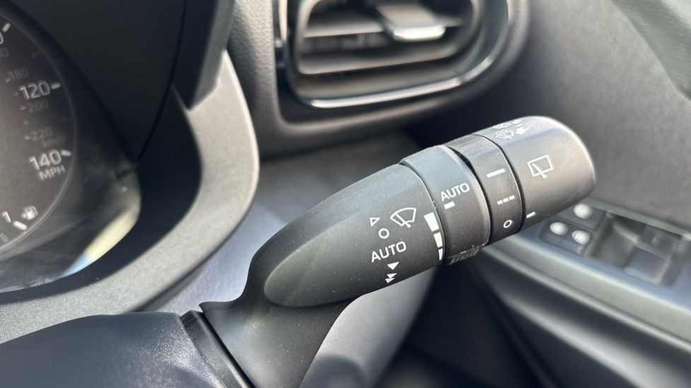 Toyota Yaris 1.5 Hybrid Icon 5dr CVT Hybrid Hatchback - Image 27