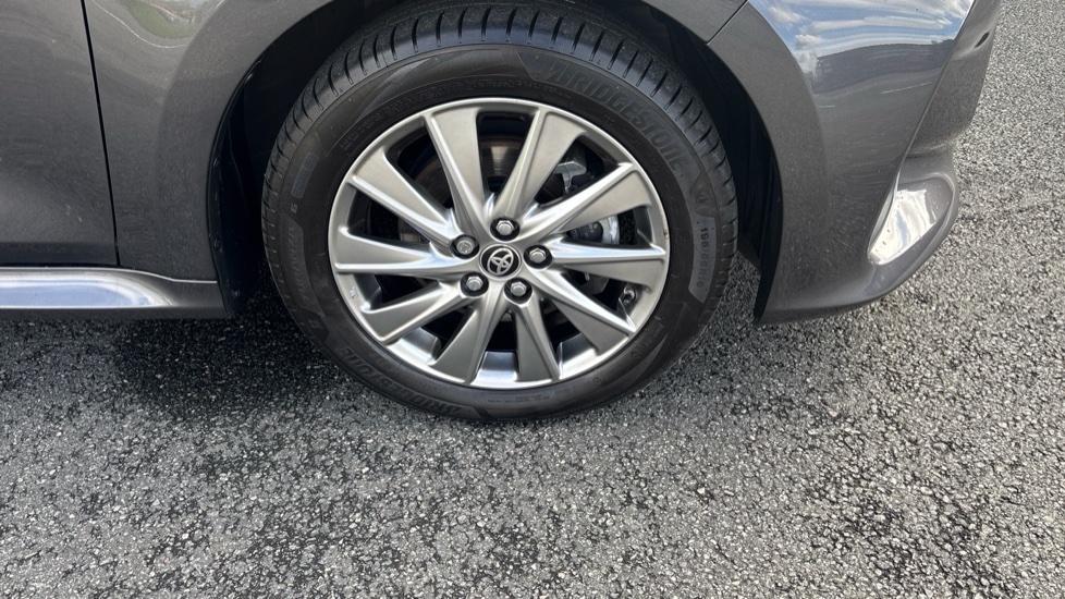 Toyota Yaris 1.5 Hybrid Icon 5dr CVT Hybrid Hatchback - Image 37