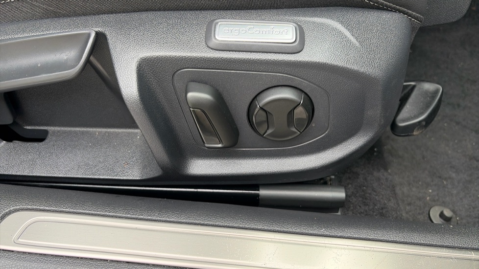 Volkswagen Arteon 1.4 TSI eHybrid R-Line 5dr DSG Estate - Image 32