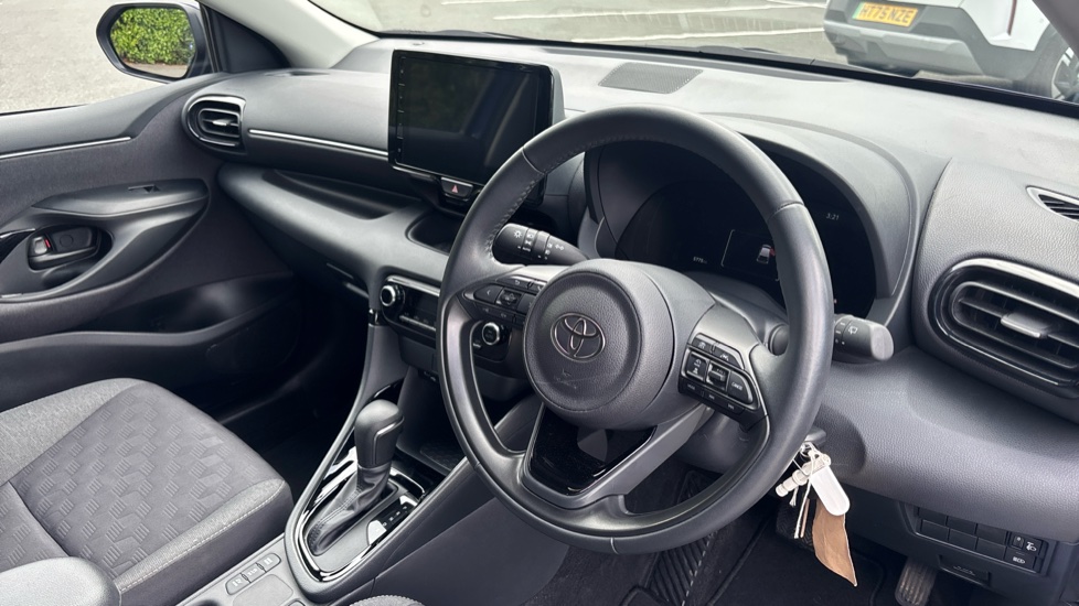 Toyota Yaris 1.5 Hybrid Design 5dr CVT Hybrid Hatchback - Image 11