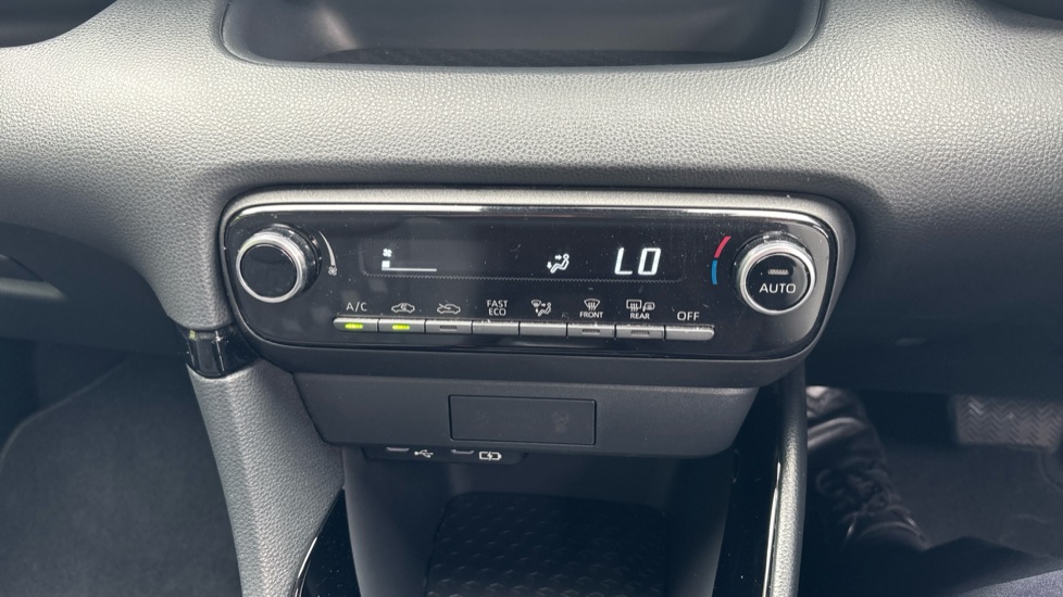 Toyota Yaris 1.5 Hybrid Design 5dr CVT Hybrid Hatchback - Image 26