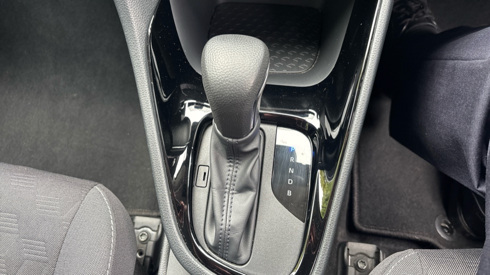 Toyota Yaris 1.5 Hybrid Design 5dr CVT Hybrid Hatchback - Image 27