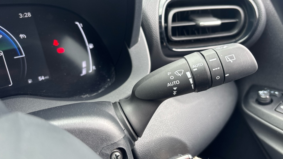 Toyota Yaris 1.5 Hybrid Design 5dr CVT Hybrid Hatchback - Image 33