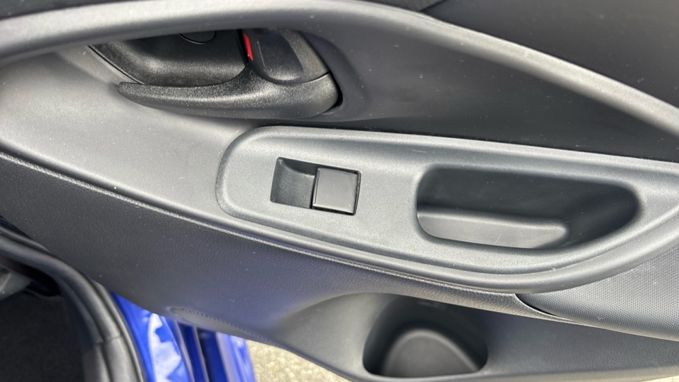 Toyota Yaris 1.5 Hybrid Design 5dr CVT Hybrid Hatchback - Image 36