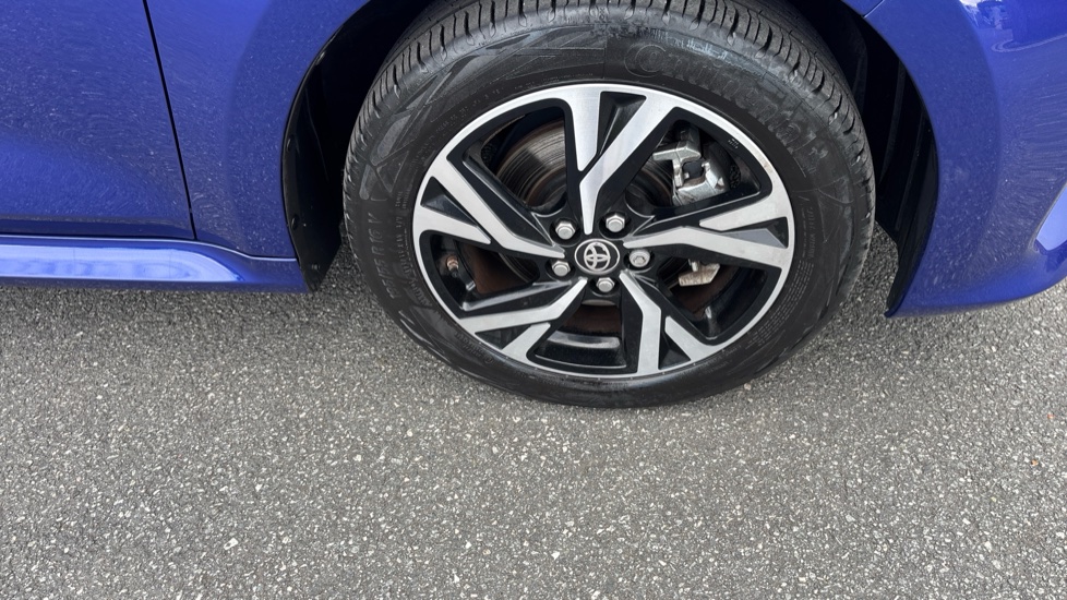 Toyota Yaris 1.5 Hybrid Design 5dr CVT Hybrid Hatchback - Image 38