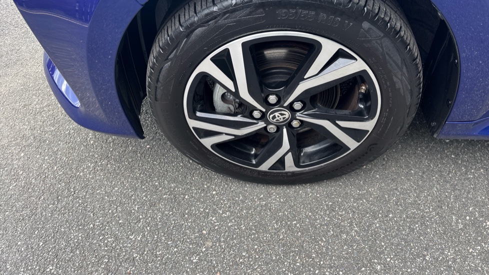 Toyota Yaris 1.5 Hybrid Design 5dr CVT Hybrid Hatchback - Image 39
