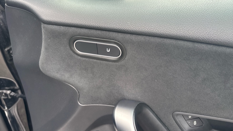 Mercedes-Benz A-Class A250e AMG Line 4dr Auto Saloon - Image 34