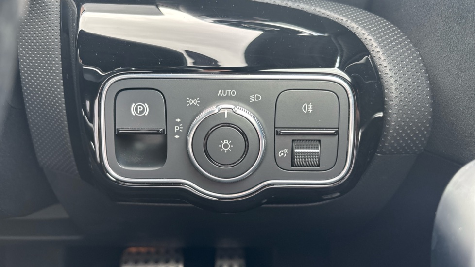 Mercedes-Benz A-Class A250e AMG Line 4dr Auto Saloon - Image 35
