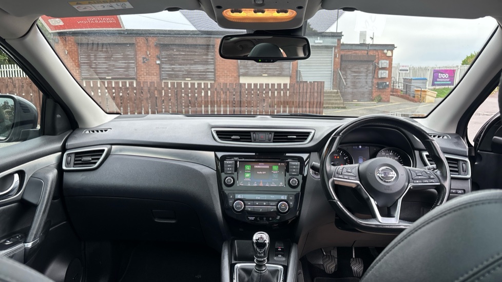 Nissan Qashqai 1.3 DiG-T 160 Tekna 5dr Petrol Hatchback - Image 10