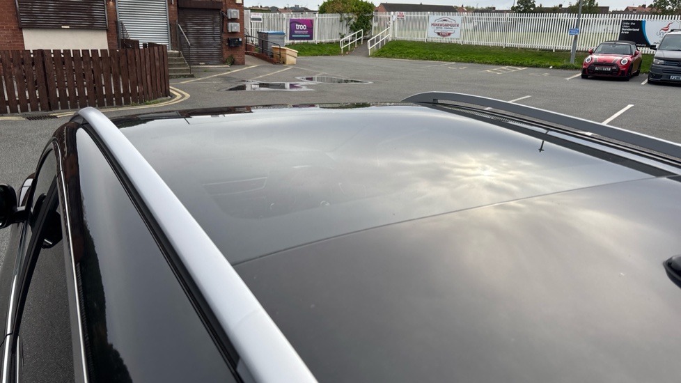 Nissan Qashqai 1.3 DiG-T 160 Tekna 5dr Petrol Hatchback - Image 27