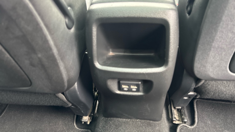Nissan Qashqai 1.3 DiG-T 160 Tekna 5dr Petrol Hatchback - Image 30