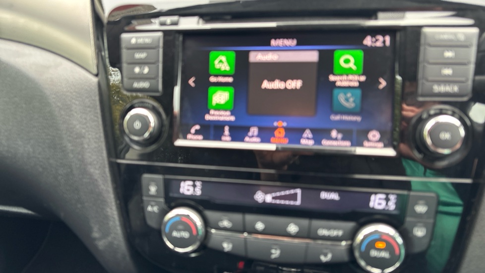 Nissan Qashqai 1.3 DiG-T 160 Tekna 5dr Petrol Hatchback - Image 40