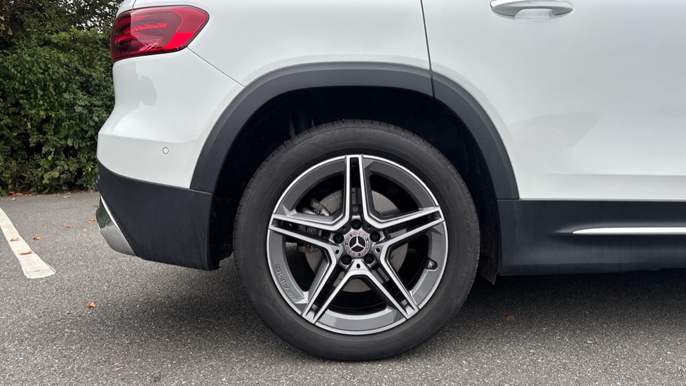 Mercedes-Benz GLB 220d 4Matic AMG Line Premium 5dr 8G-Tronic Diesel Estate - Image 7