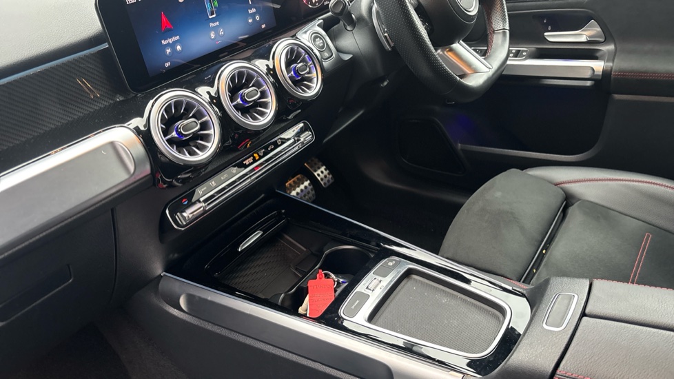Mercedes-Benz GLB 220d 4Matic AMG Line Premium 5dr 8G-Tronic Diesel Estate - Image 13