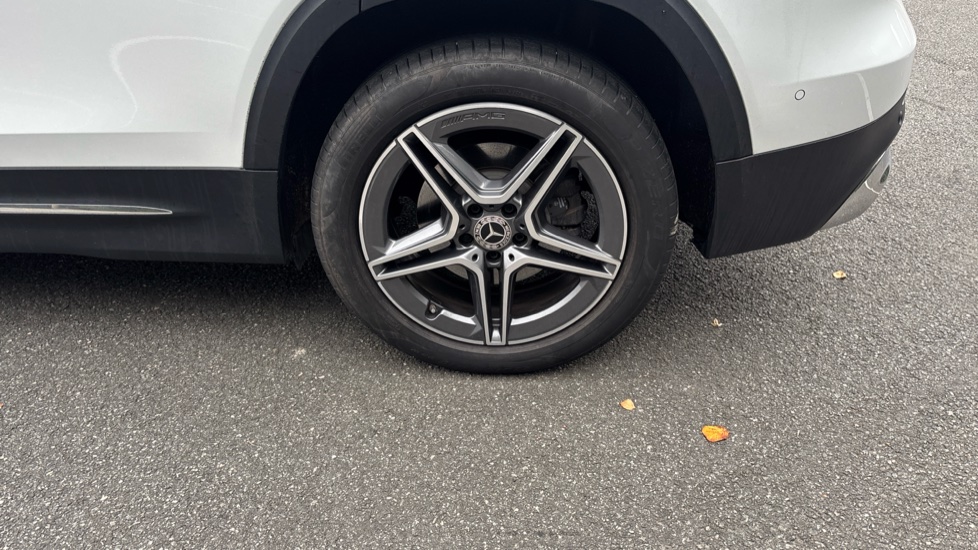 Mercedes-Benz GLB 220d 4Matic AMG Line Premium 5dr 8G-Tronic Diesel Estate - Image 21