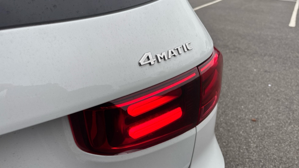 Mercedes-Benz GLB 220d 4Matic AMG Line Premium 5dr 8G-Tronic Diesel Estate - Image 23