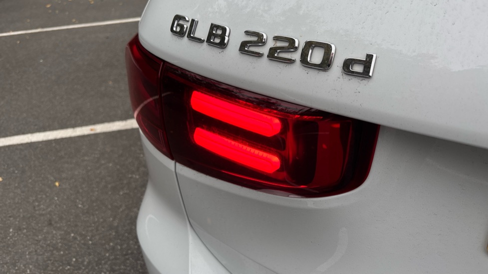 Mercedes-Benz GLB 220d 4Matic AMG Line Premium 5dr 8G-Tronic Diesel Estate - Image 30