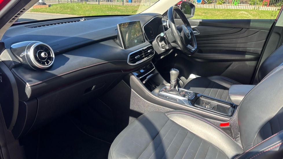 MG HS 1.5 T-GDI Exclusive 5dr Petrol Hatchback - Image 9