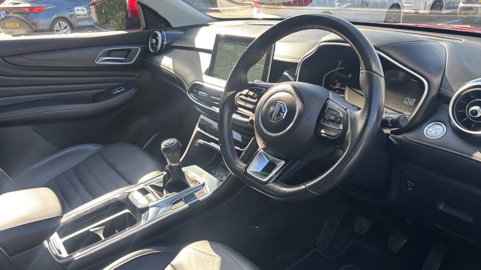 MG HS 1.5 T-GDI Exclusive 5dr Petrol Hatchback - Image 11