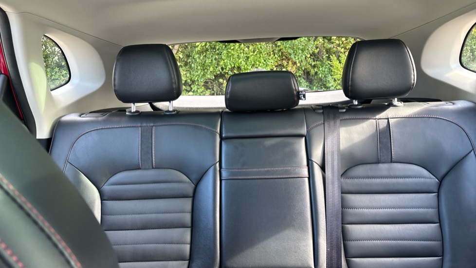 MG HS 1.5 T-GDI Exclusive 5dr Petrol Hatchback - Image 15