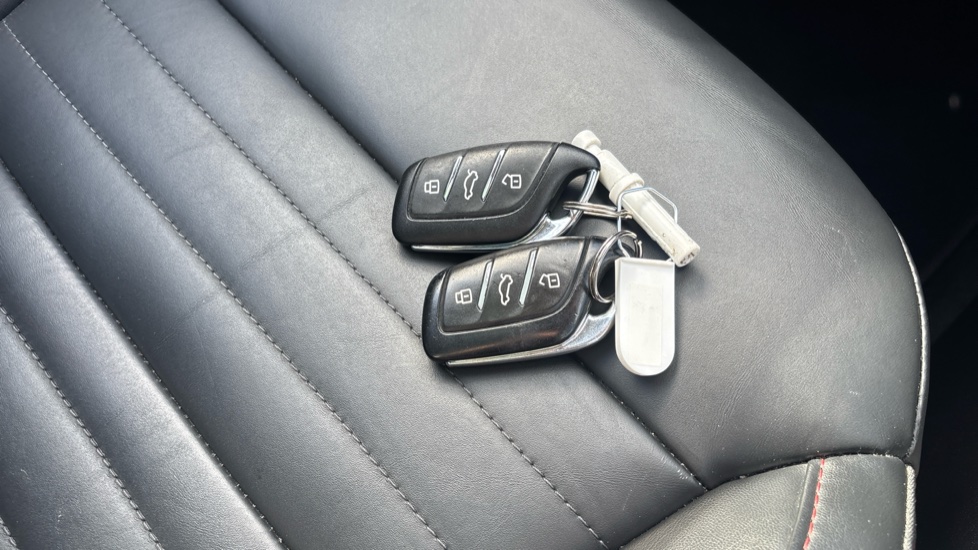 MG HS 1.5 T-GDI Exclusive 5dr Petrol Hatchback - Image 20