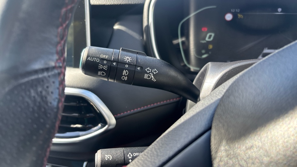 MG HS 1.5 T-GDI Exclusive 5dr Petrol Hatchback - Image 24