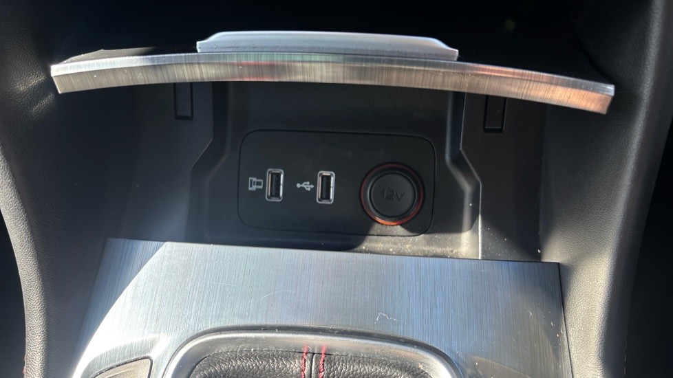 MG HS 1.5 T-GDI Exclusive 5dr Petrol Hatchback - Image 32