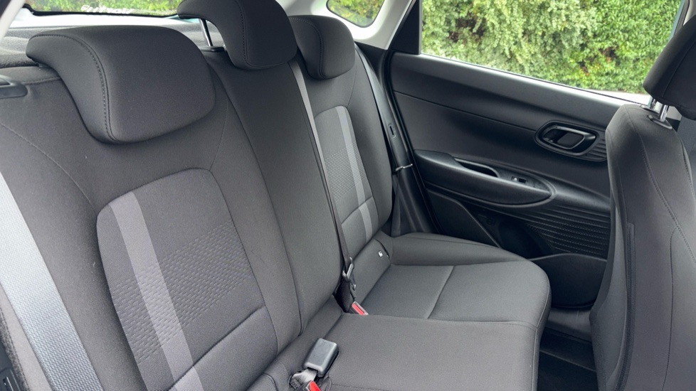 Hyundai i20 1.0T GDi Advance [Nav] 5dr DCT Petrol Hatchback - Image 16