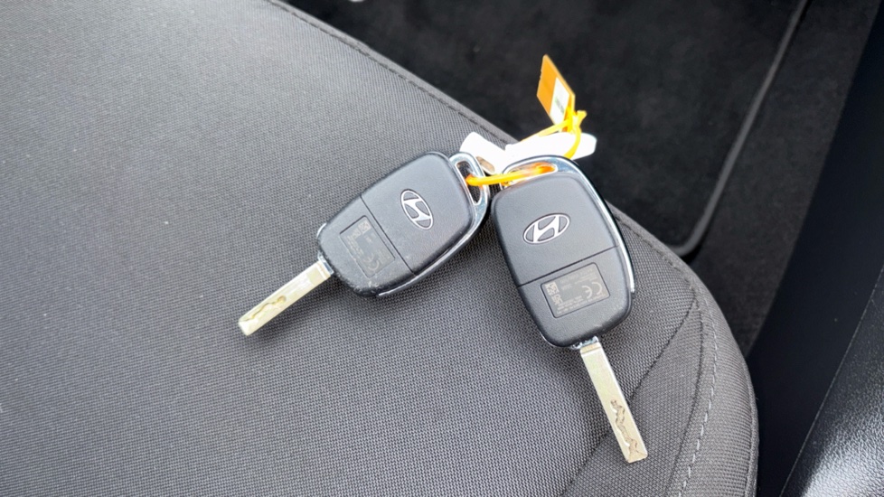 Hyundai i20 1.0T GDi Advance [Nav] 5dr DCT Petrol Hatchback - Image 19