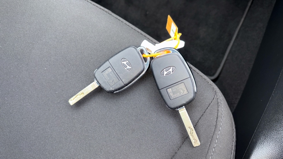 Hyundai i20 1.0T GDi Advance [Nav] 5dr DCT Petrol Hatchback - Image 20