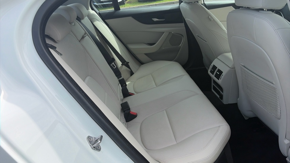 Jaguar XE 2.0 D200 S 4dr Auto Diesel Saloon - Image 16