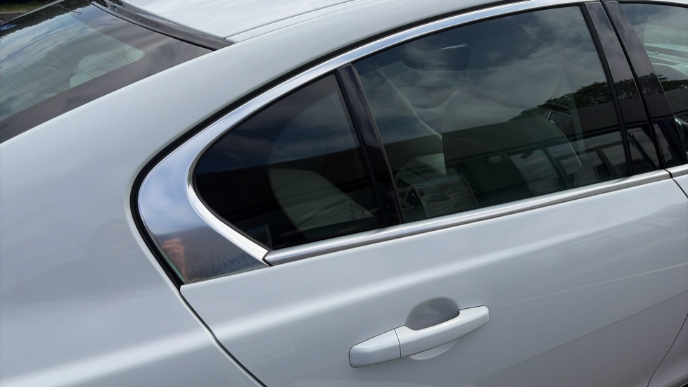 Jaguar XE 2.0 D200 S 4dr Auto Diesel Saloon - Image 22