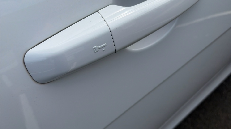 Jaguar XE 2.0 D200 S 4dr Auto Diesel Saloon - Image 29