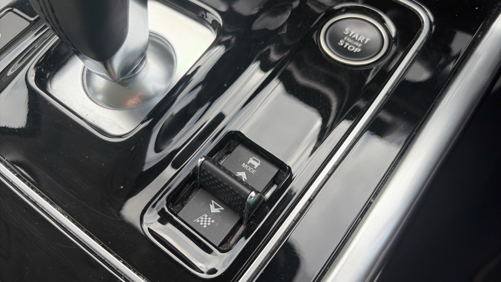 Jaguar XE 2.0 D200 S 4dr Auto Diesel Saloon - Image 33