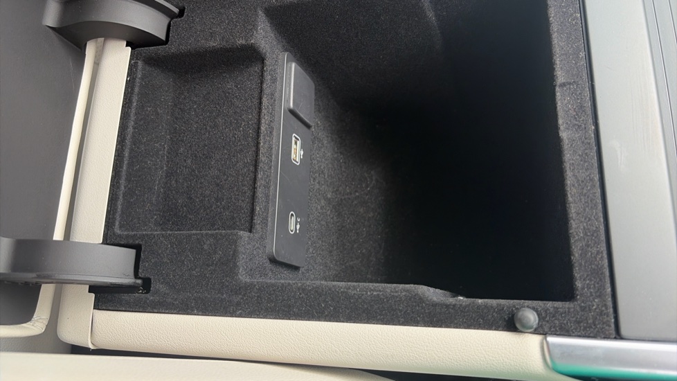 Jaguar XE 2.0 D200 S 4dr Auto Diesel Saloon - Image 38