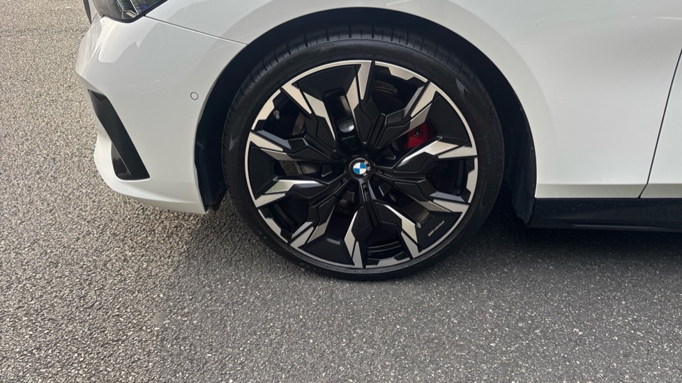 BMW 5 Series 520i M Sport Pro 4dr Auto Petrol Saloon - Image 24