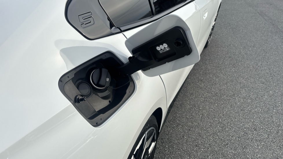 BMW 5 Series 520i M Sport Pro 4dr Auto Petrol Saloon - Image 30
