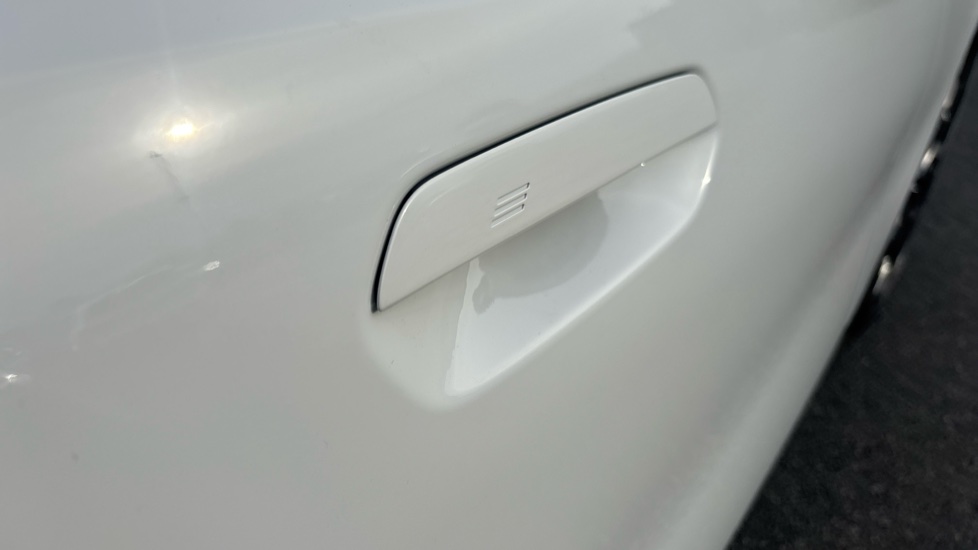 BMW 5 Series 520i M Sport Pro 4dr Auto Petrol Saloon - Image 31
